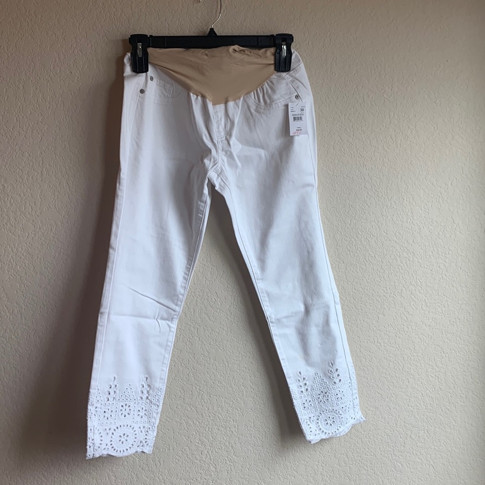 NWT Luxe Essential Denim Maternity Decorative Jeans